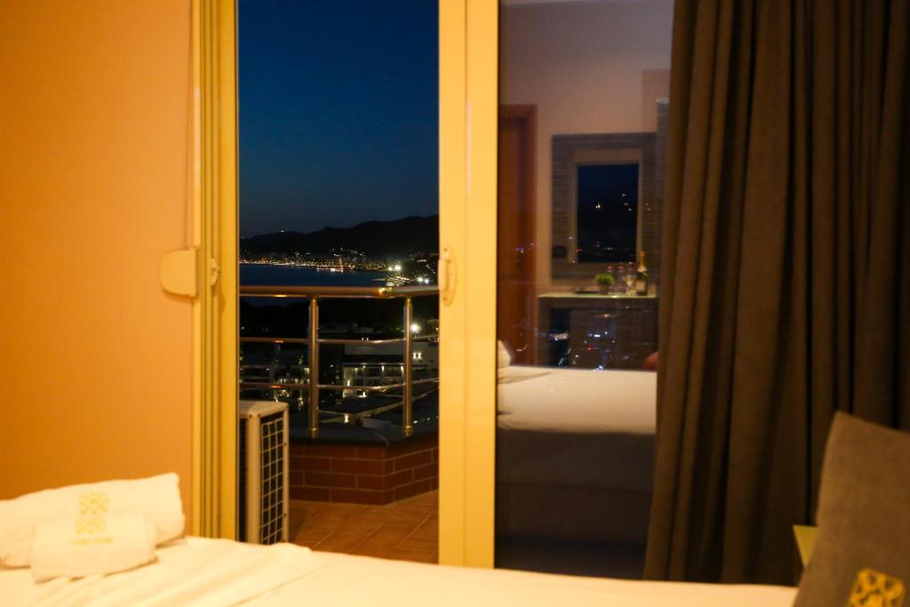 Deluxe Double Room with Sea View - Hotel Aliko